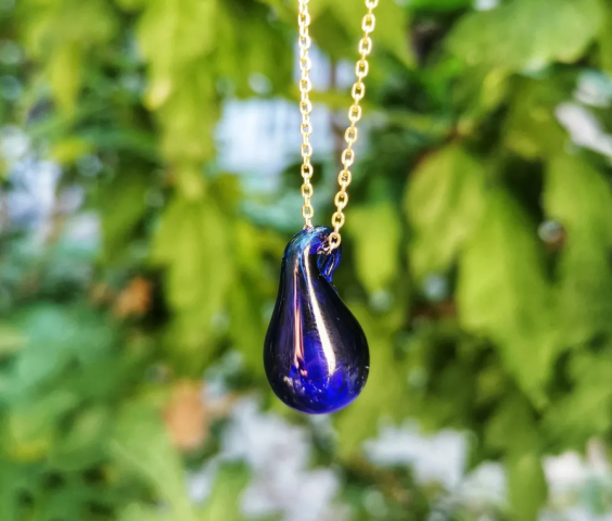 Collier en verre souffl� 